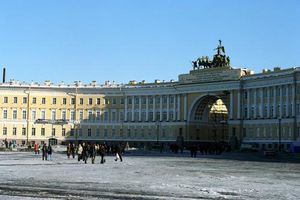 Санкт Петербург был усыпан цветами ради ПЭФа